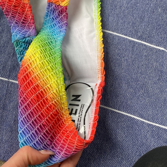 Rainbow crinkle bikini - Picture 2 of 3